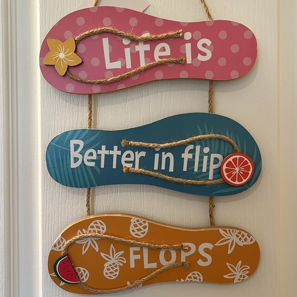 🆕 Flip Flops Wall Decor “Life is Better in Flip Flops” Hanging Sign 🩴 - Picture 6 of 10